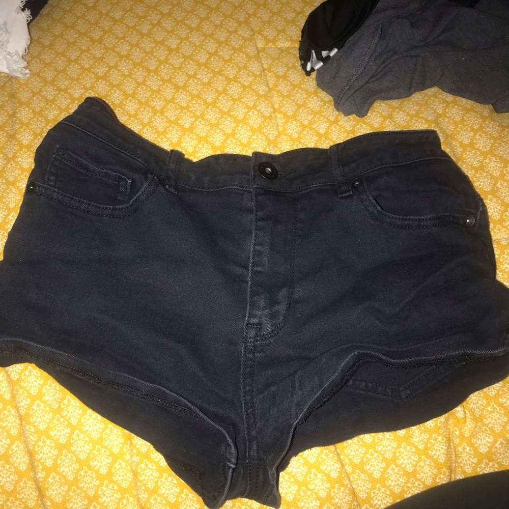 Bullhead black shorts size 7